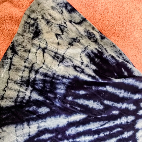 Tie-Dye Elbow Sleeve Tryst Brand XL Shirt - Picture 6 of 6